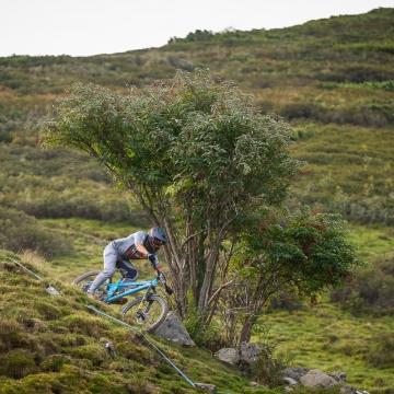 Orange Team rider on Blue Orange Switch 7