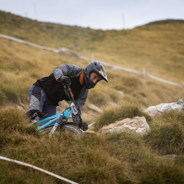 Orange Team Mechanic Dan Greenwood racing