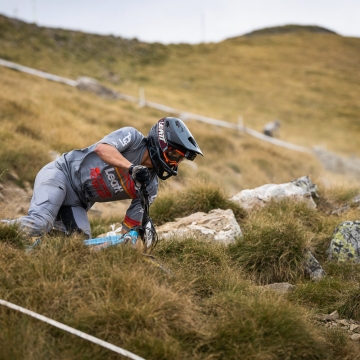 Orange Team rider on Blue Orange Switch 7