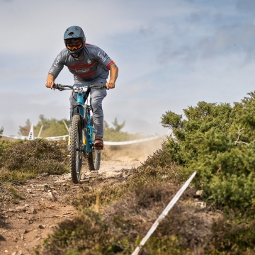 Orange Team rider on Blue Orange Switch 7