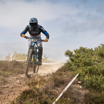 Orange Team rider on Blue Orange Switch 7