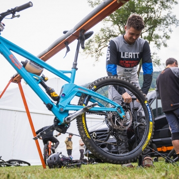 Tom Wilson inflating tyre with Orange Switch 7